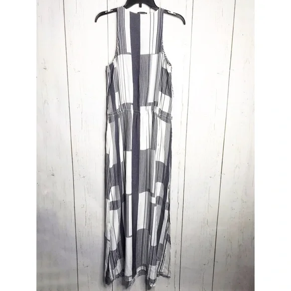 Club Monaco Eyeliner Striped Alesandra Max… - Picture 13 of 13